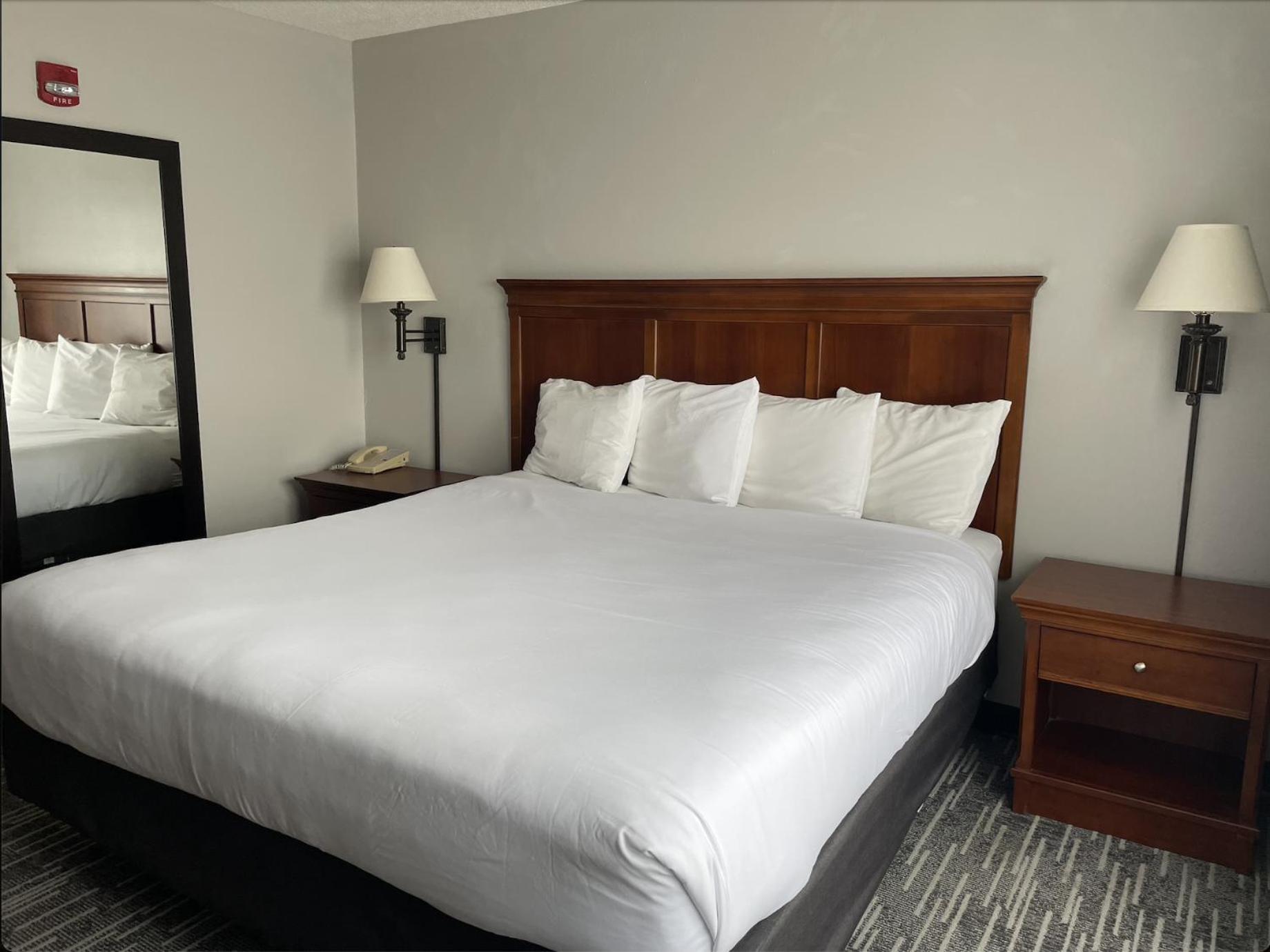 Best Western فورت دودج المظهر الخارجي الصورة